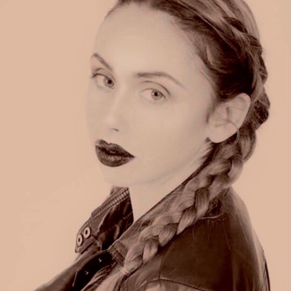 Meet your Posher, Kayleigh - Picture 1 of 1